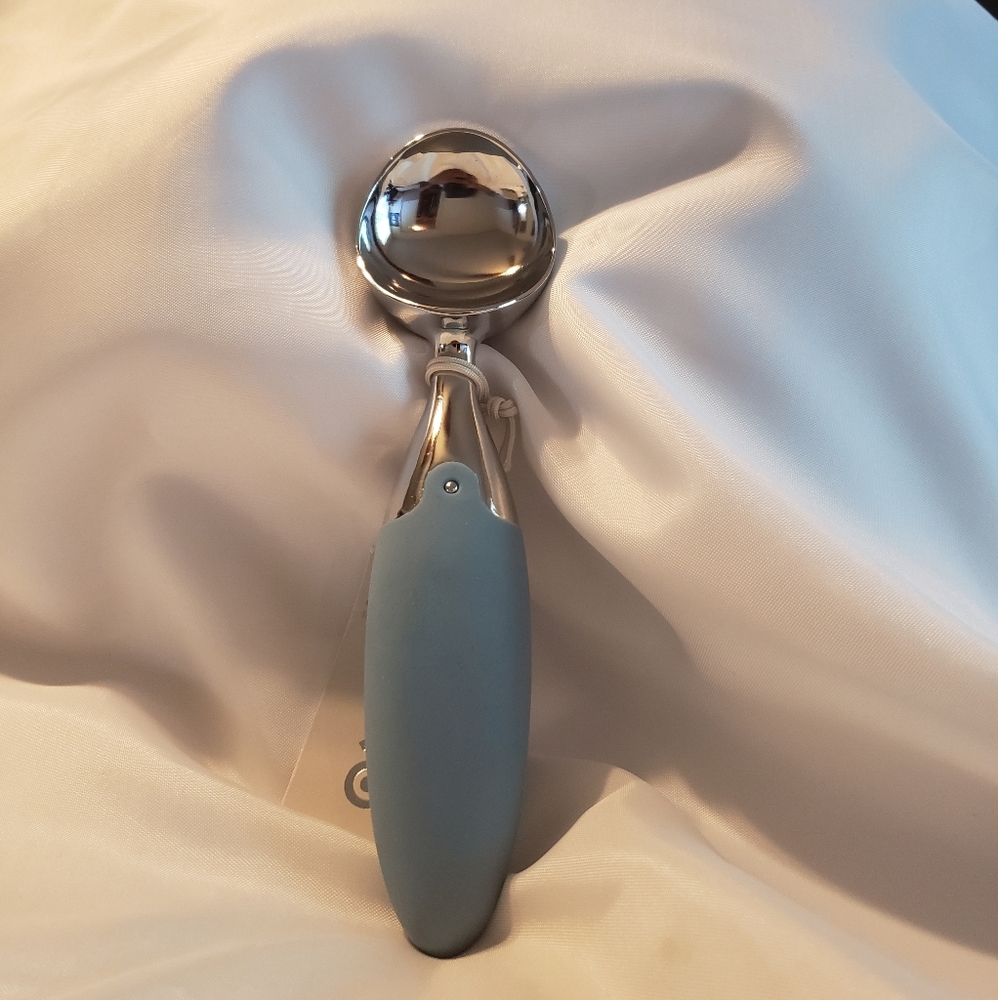 Ice Cream Scoop with Blue Rubber Handle - Michael
